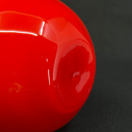 Round red Carnaby vase, 14 cm.