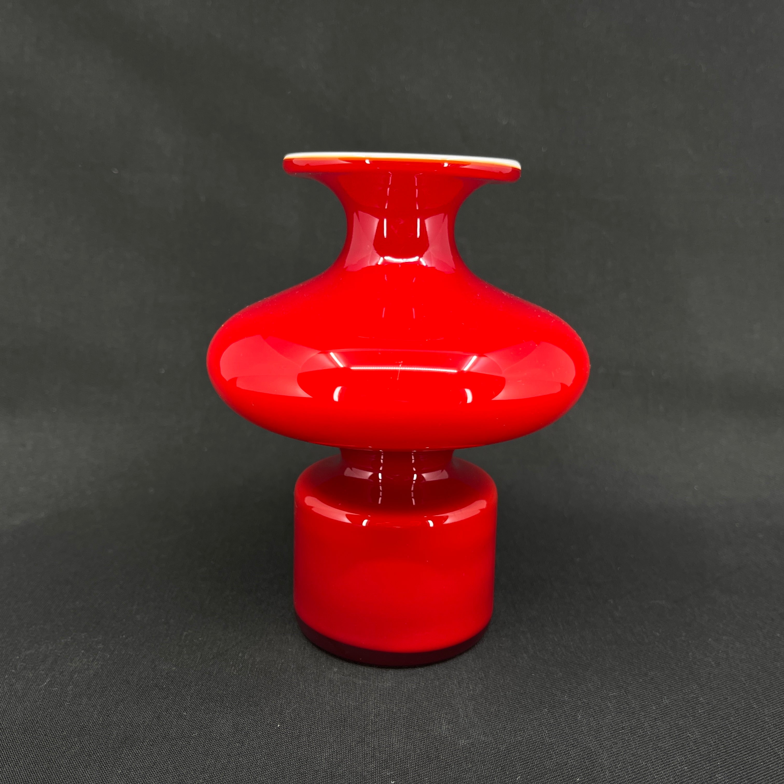 Rød Carnaby vase, 15 cm.