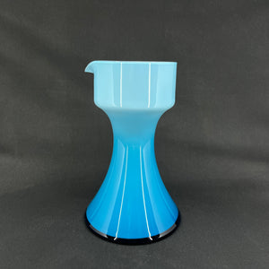 Blue Carnaby jug, 20 cm.