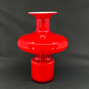 Large and rare red Carnaby vase, 28 cm.