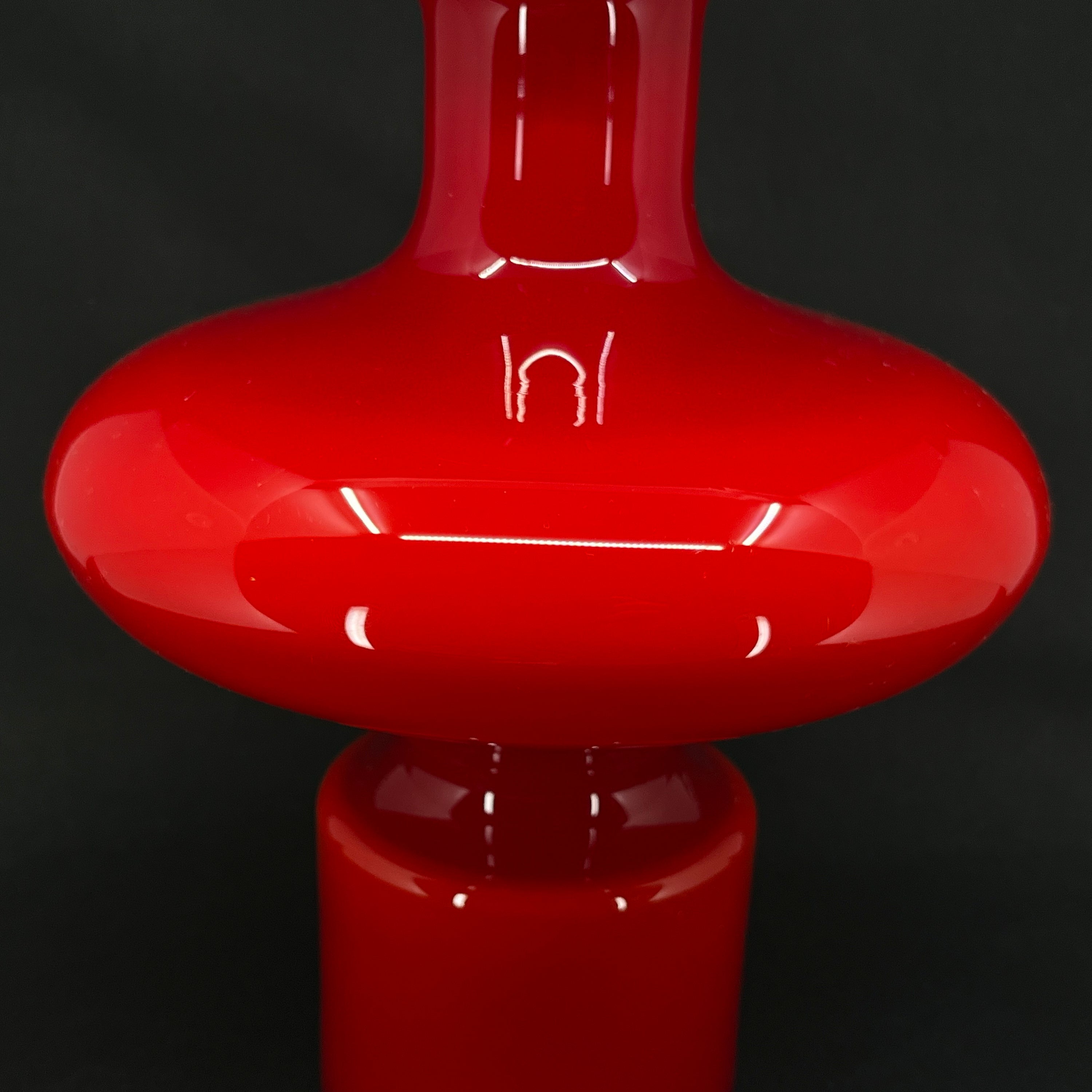 Sjælden stor rød Carnaby vase, 28 cm.