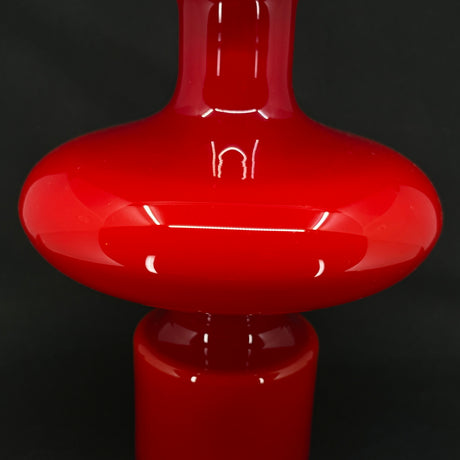 Large and rare red Carnaby vase, 28 cm.