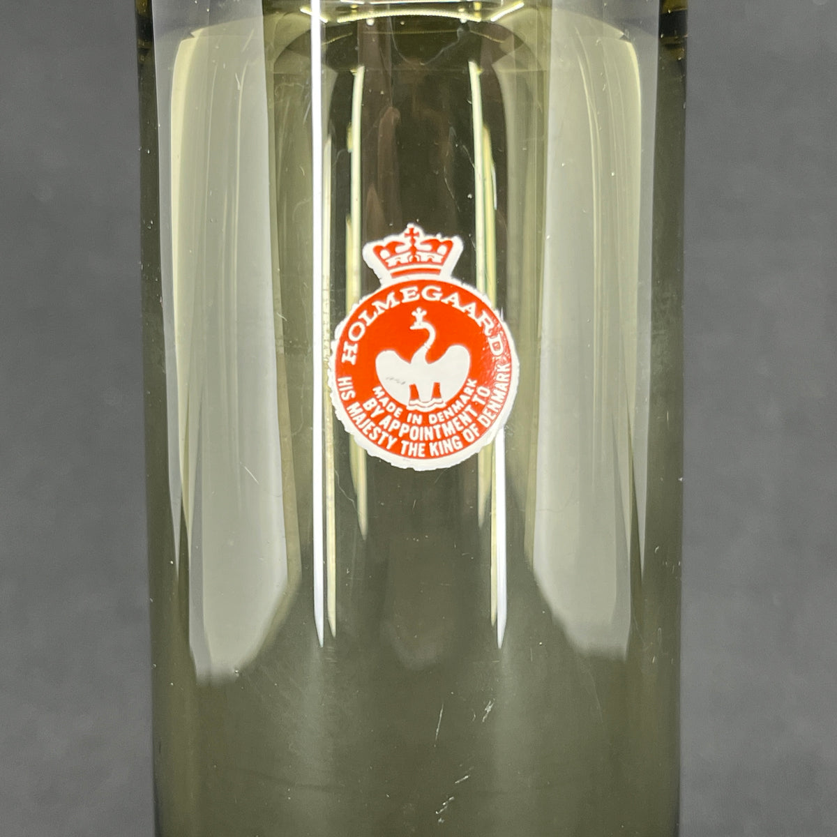 Olive cylinder vase, 17 cm.