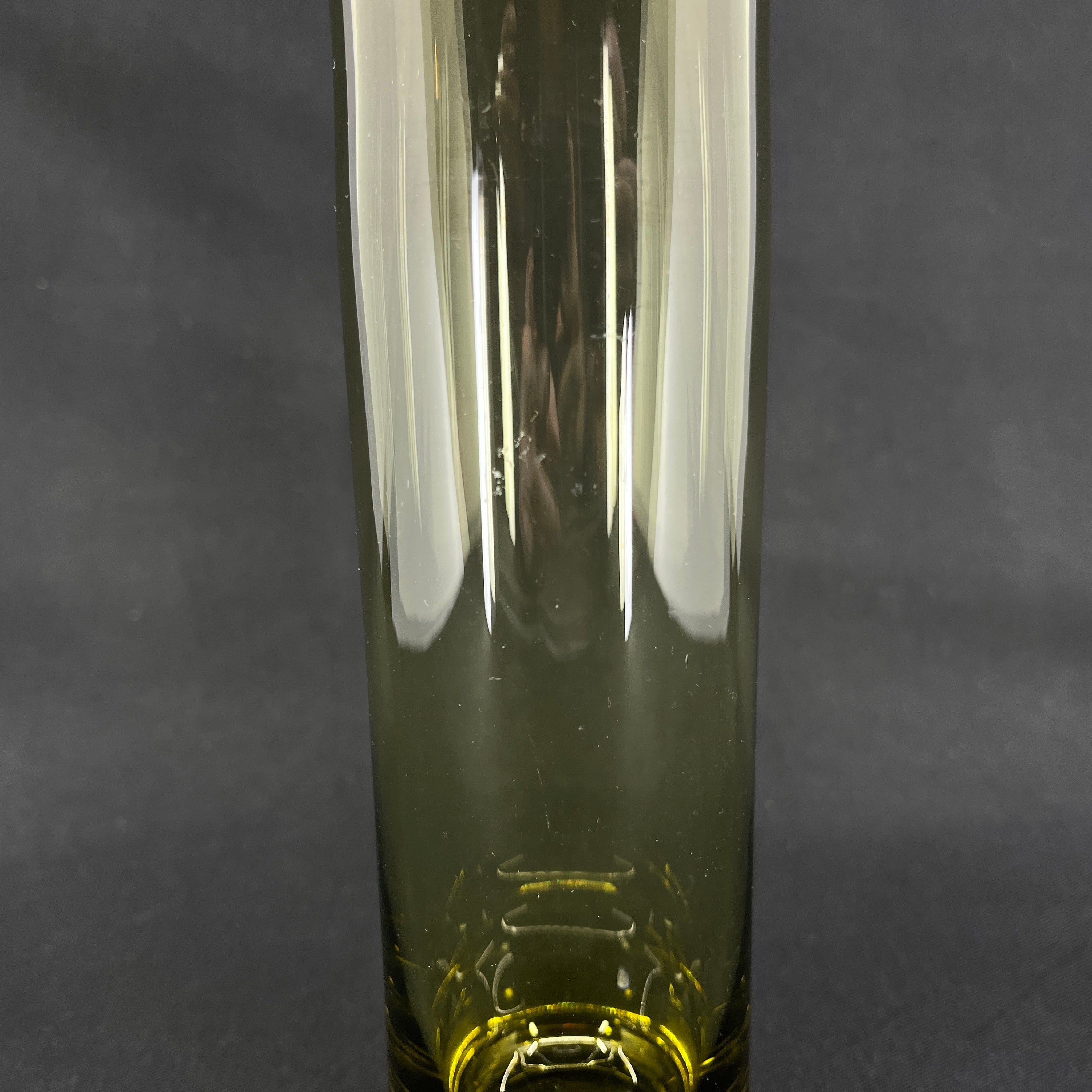 Olivenzylindervase, 36 cm.