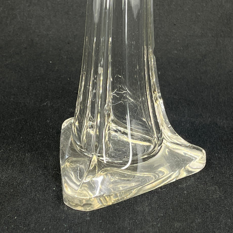 Slim lily vase with fine cuts, 20 cm.