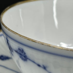 Stor Musselmalet Riflet tekop med guldkant