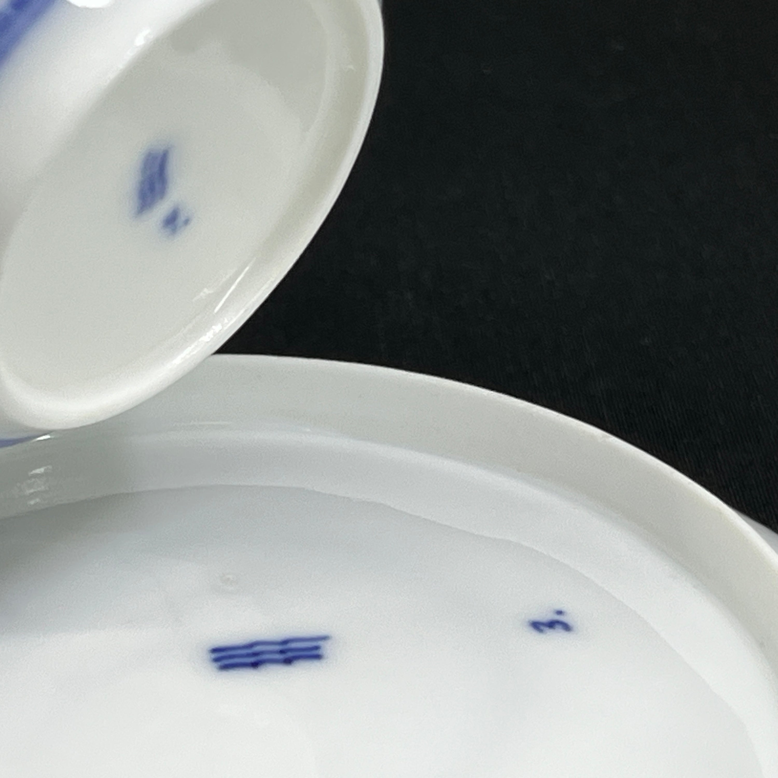 Stor Musselmalet Riflet tekop med guldkant