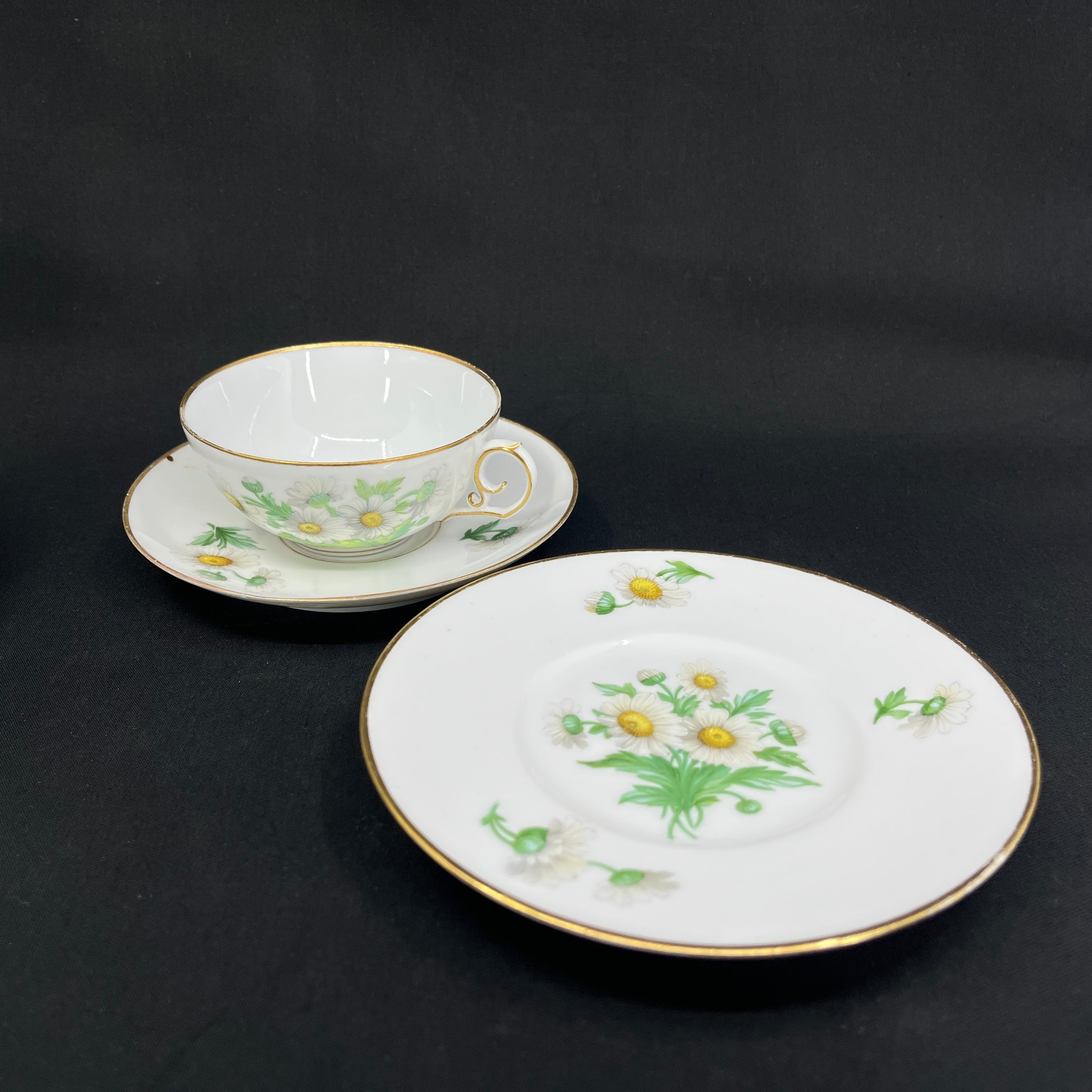 Teekanne von Royal Copenhagen mit Weihnachtsrosen