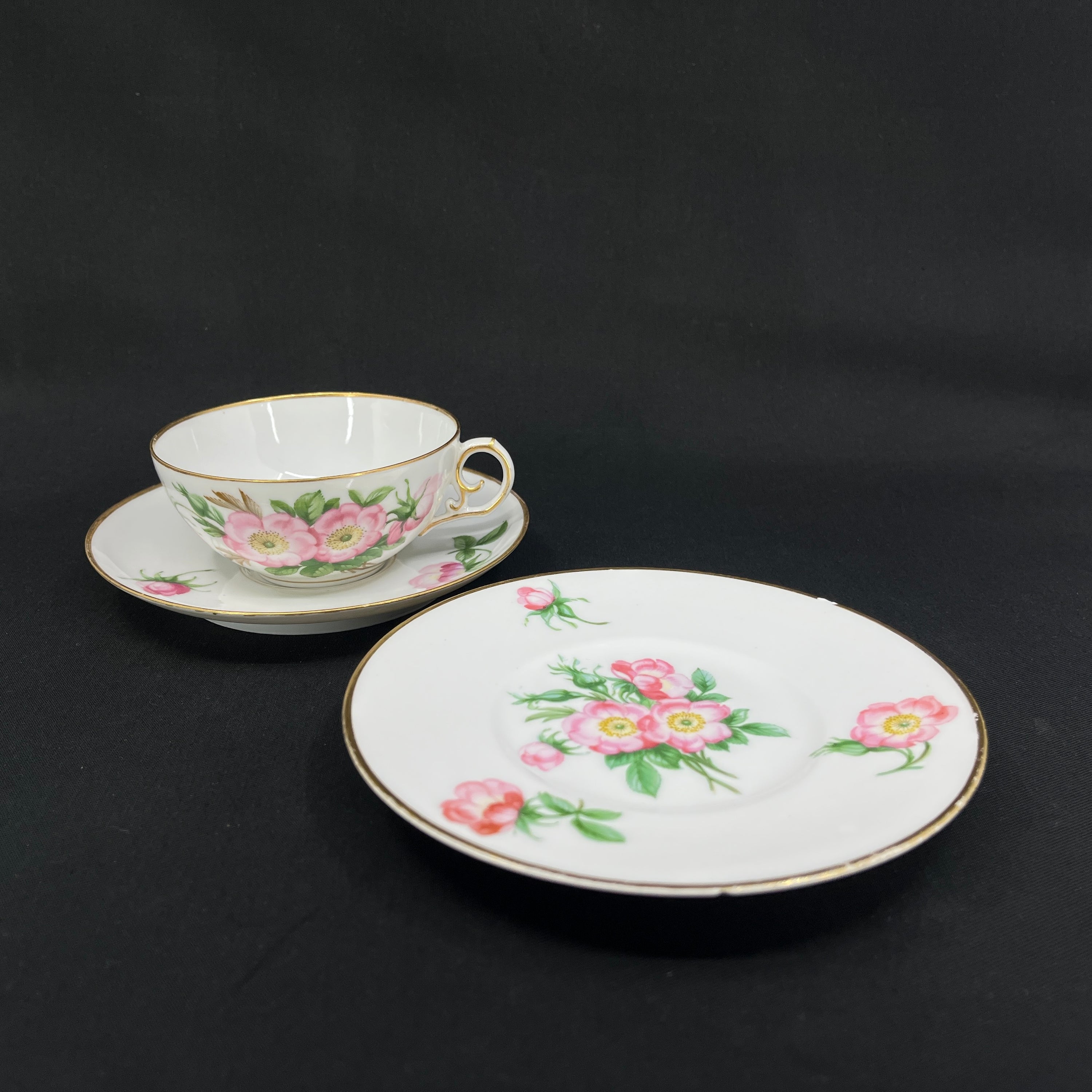 Teekanne von Royal Copenhagen mit Weihnachtsrosen