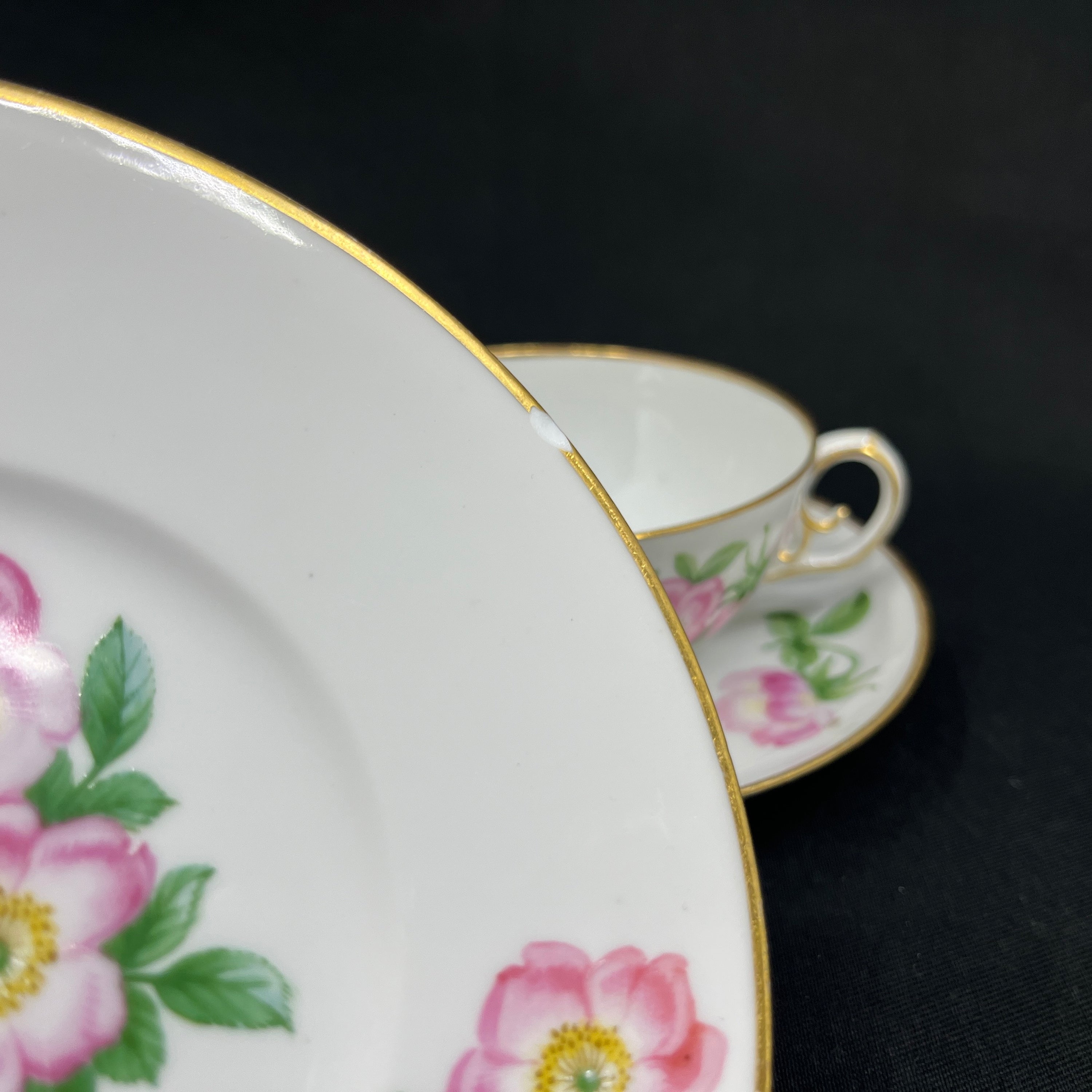 Teekanne von Royal Copenhagen mit Weihnachtsrosen