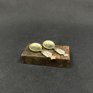 A pair of salt spoons - The Danish national coat of arms