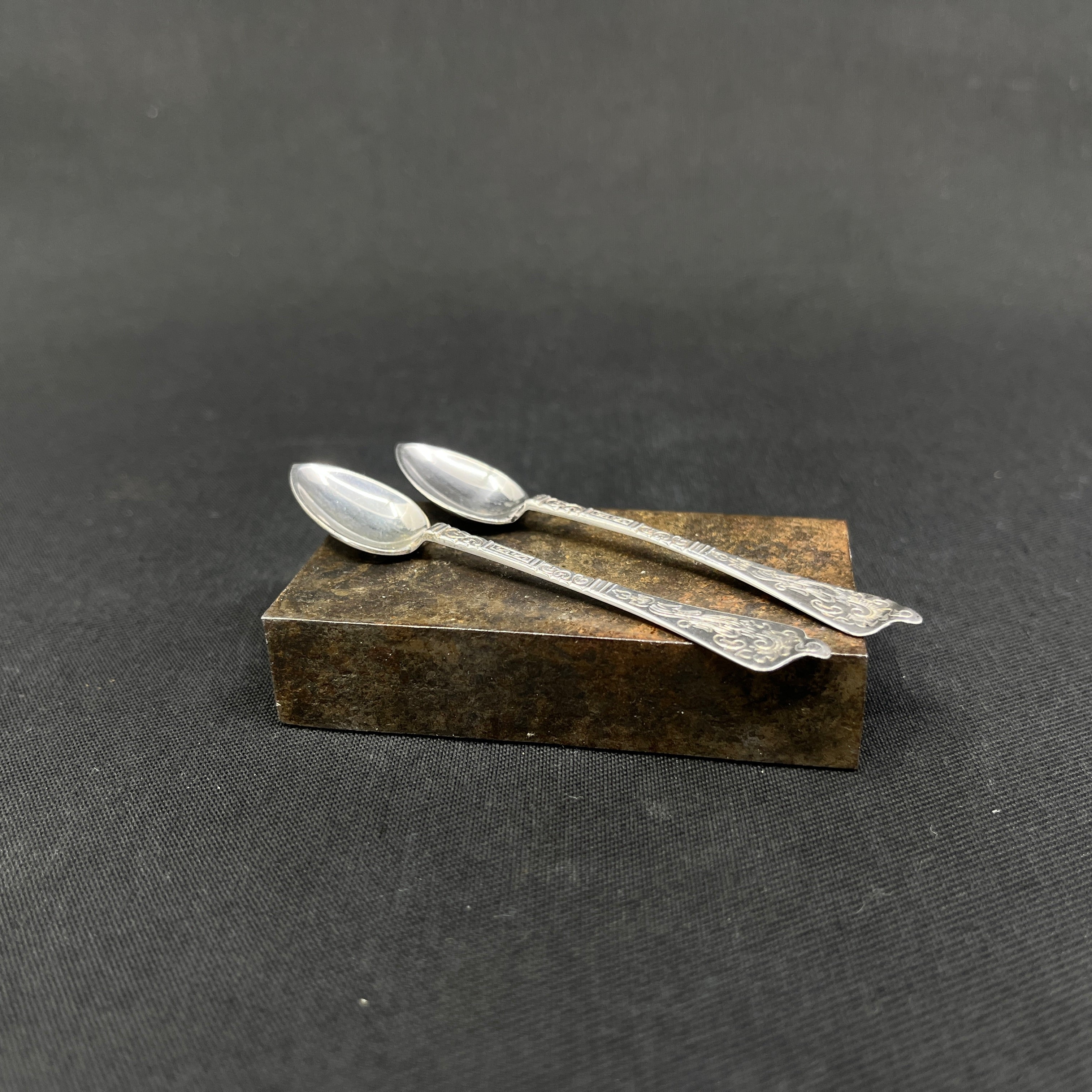 A pair of salt spoons - Antique Rococo
