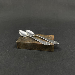 A pair of salt spoons - French lily