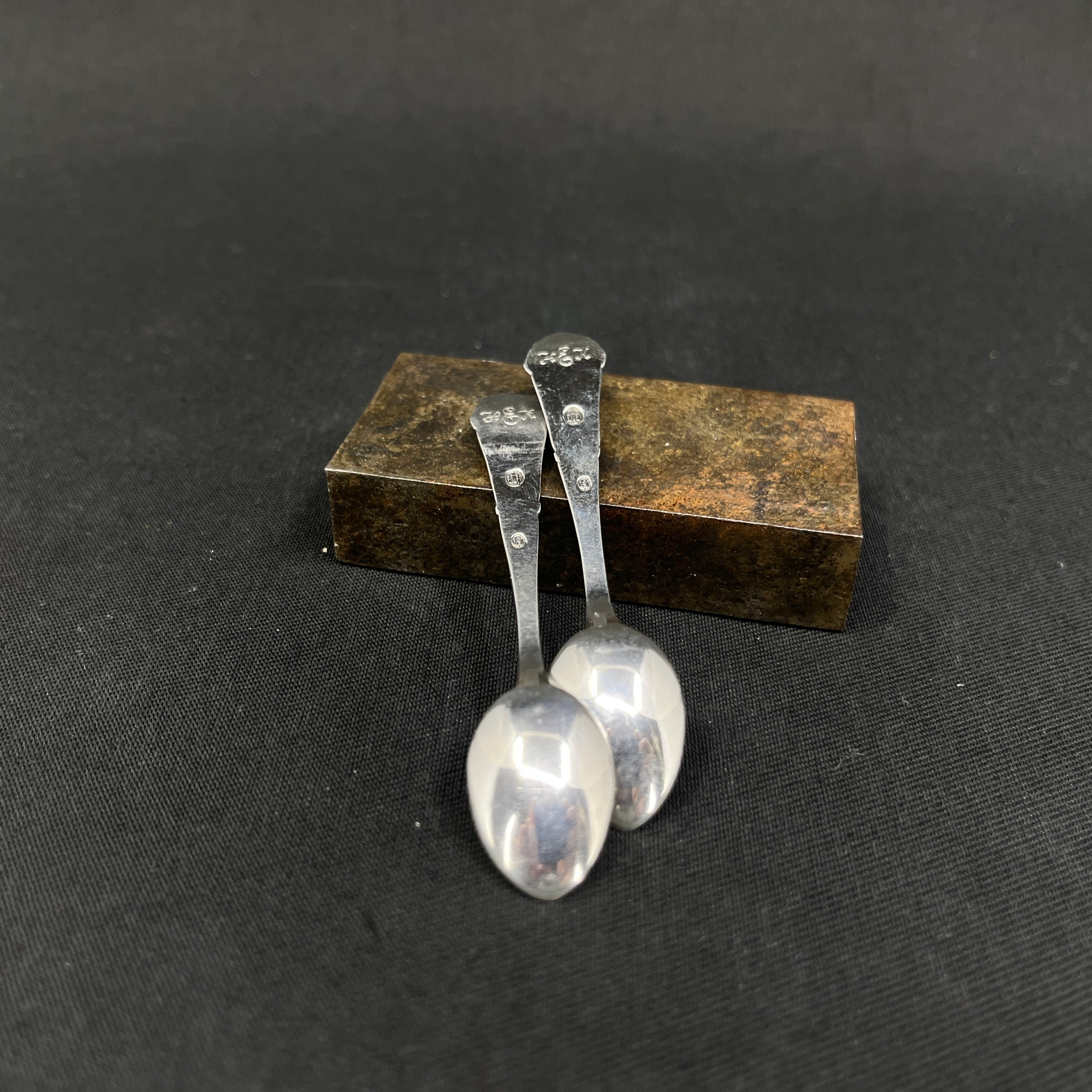 Et par saltskeer - Fransk Lilje