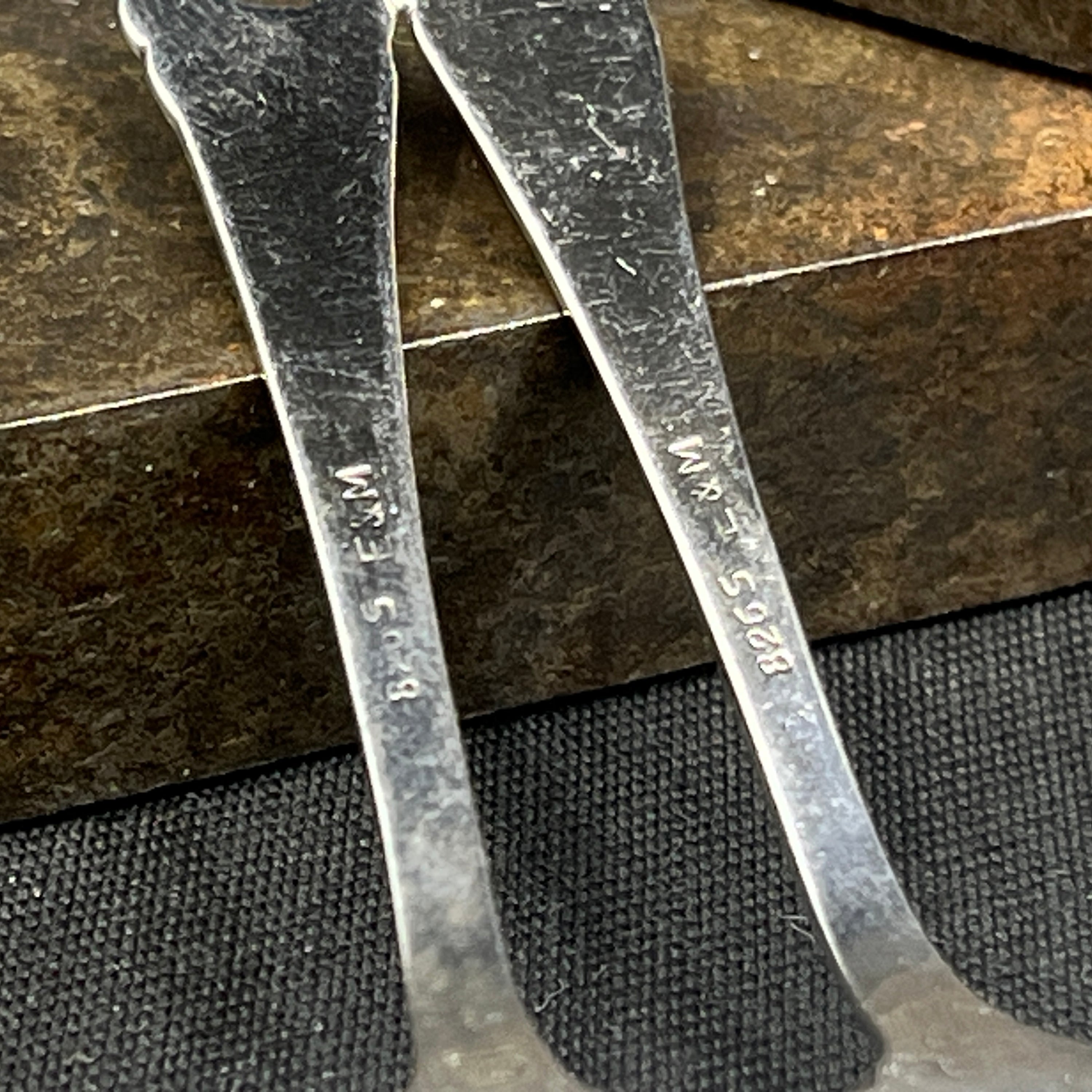 Et par saltskeer - Skønvirke