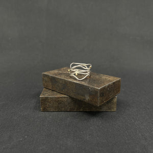 Modern ring with pearls in gold - Lisbeth Nordskov
