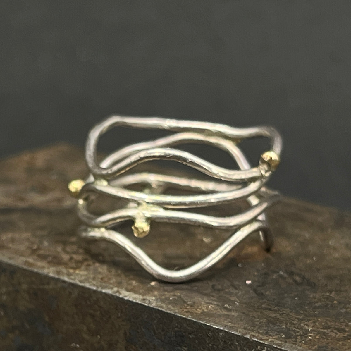 Modern ring with pearls in gold - Lisbeth Nordskov