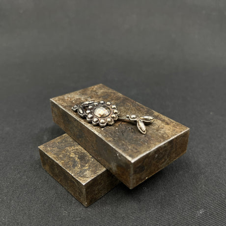 Buckle in iron for a hat band from the 1820s