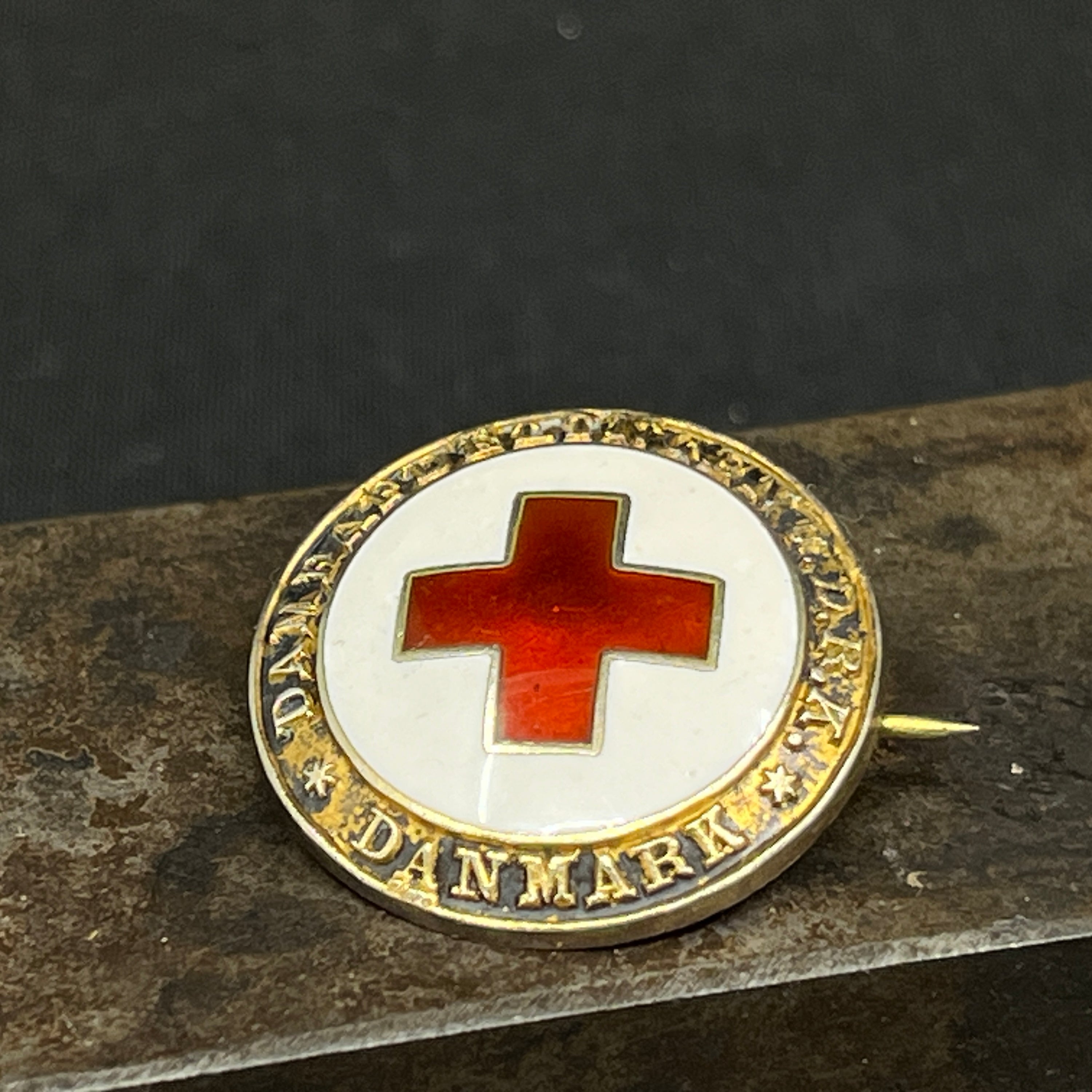 Red Cross brooch - Women's Department Denmark