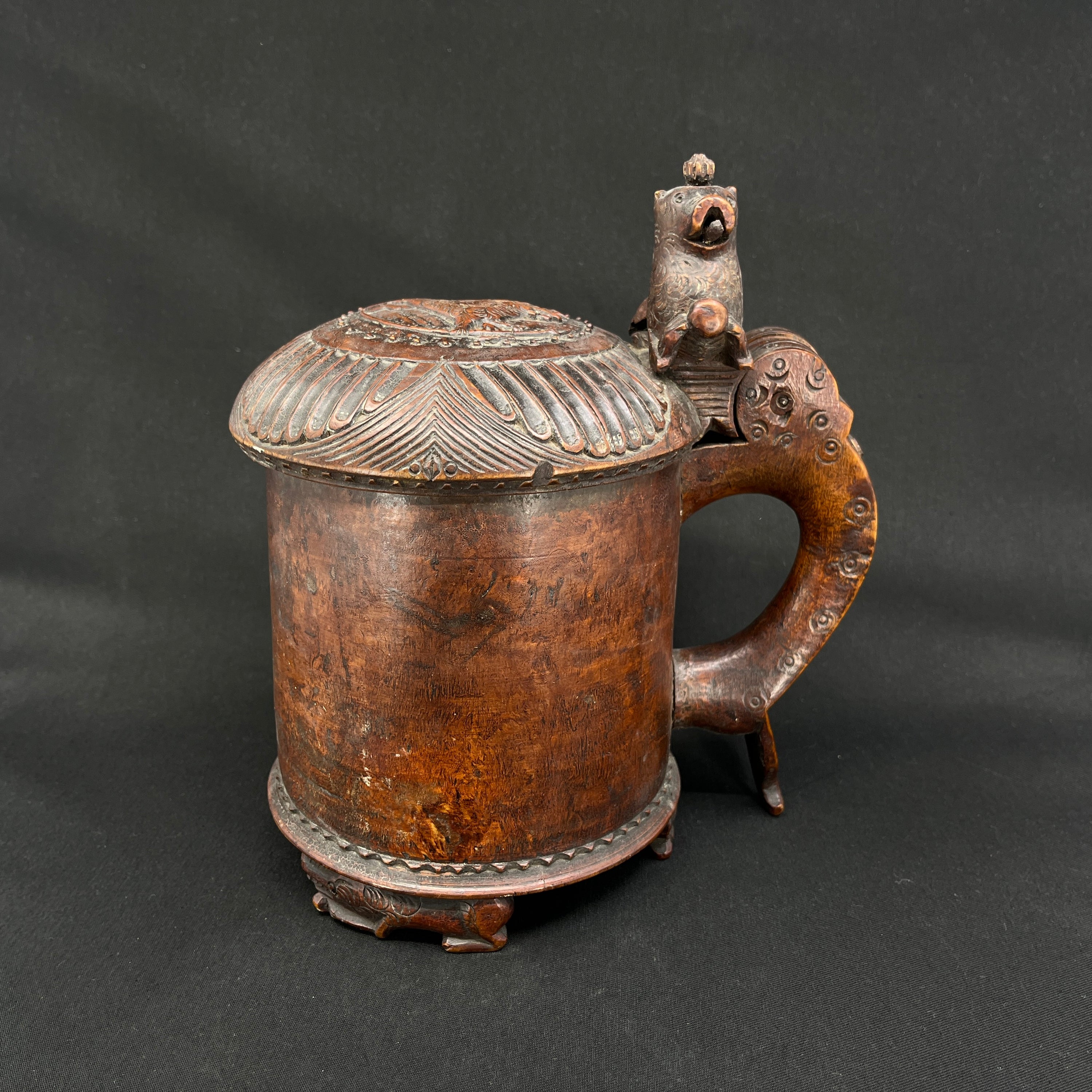 Norsk ølkrus i birketræ fra 1770'erne