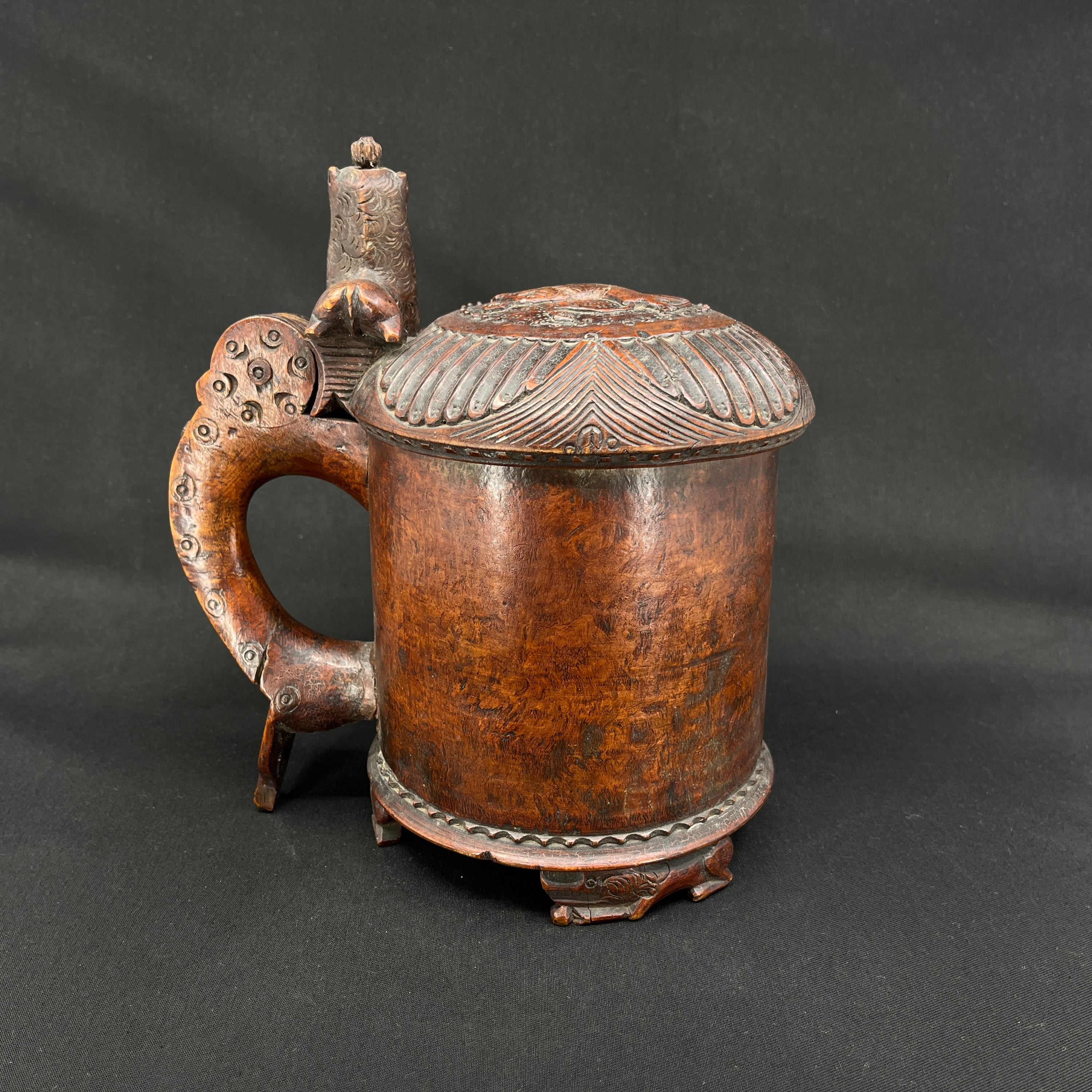 Norsk ølkrus i birketræ fra 1770'erne