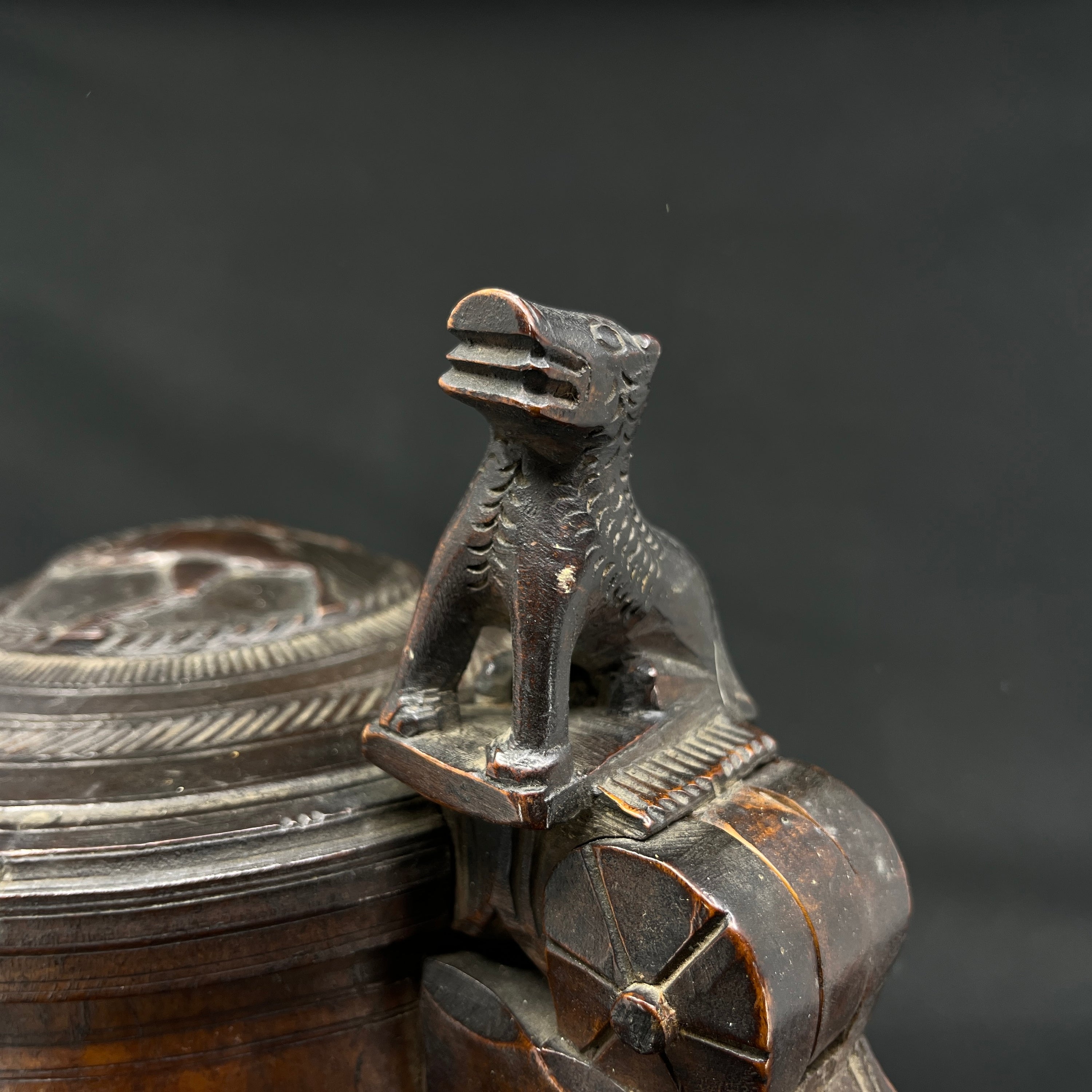 Norsk ølkrus i birketræ fra 1770'erne, 25 cm.