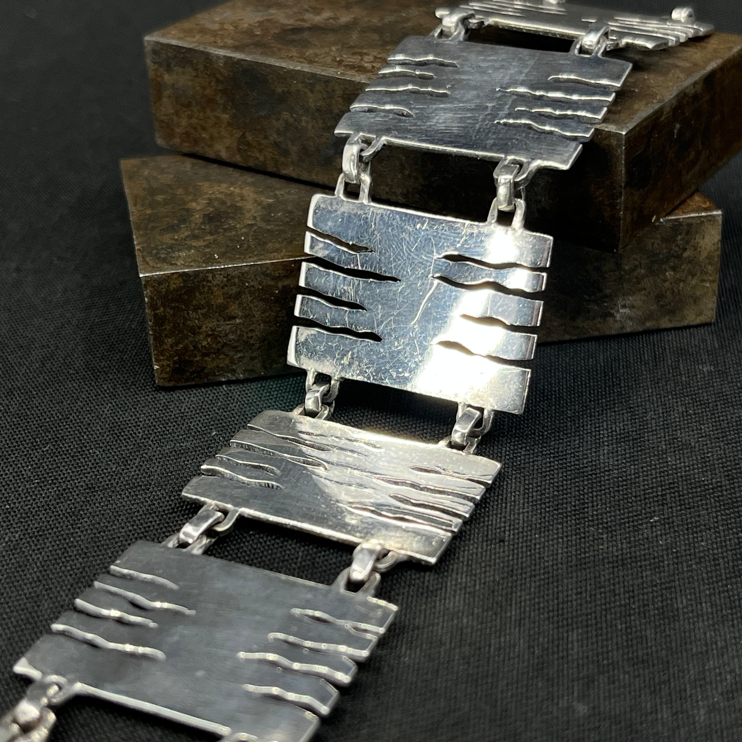 Modern brutalist bracelet in silver