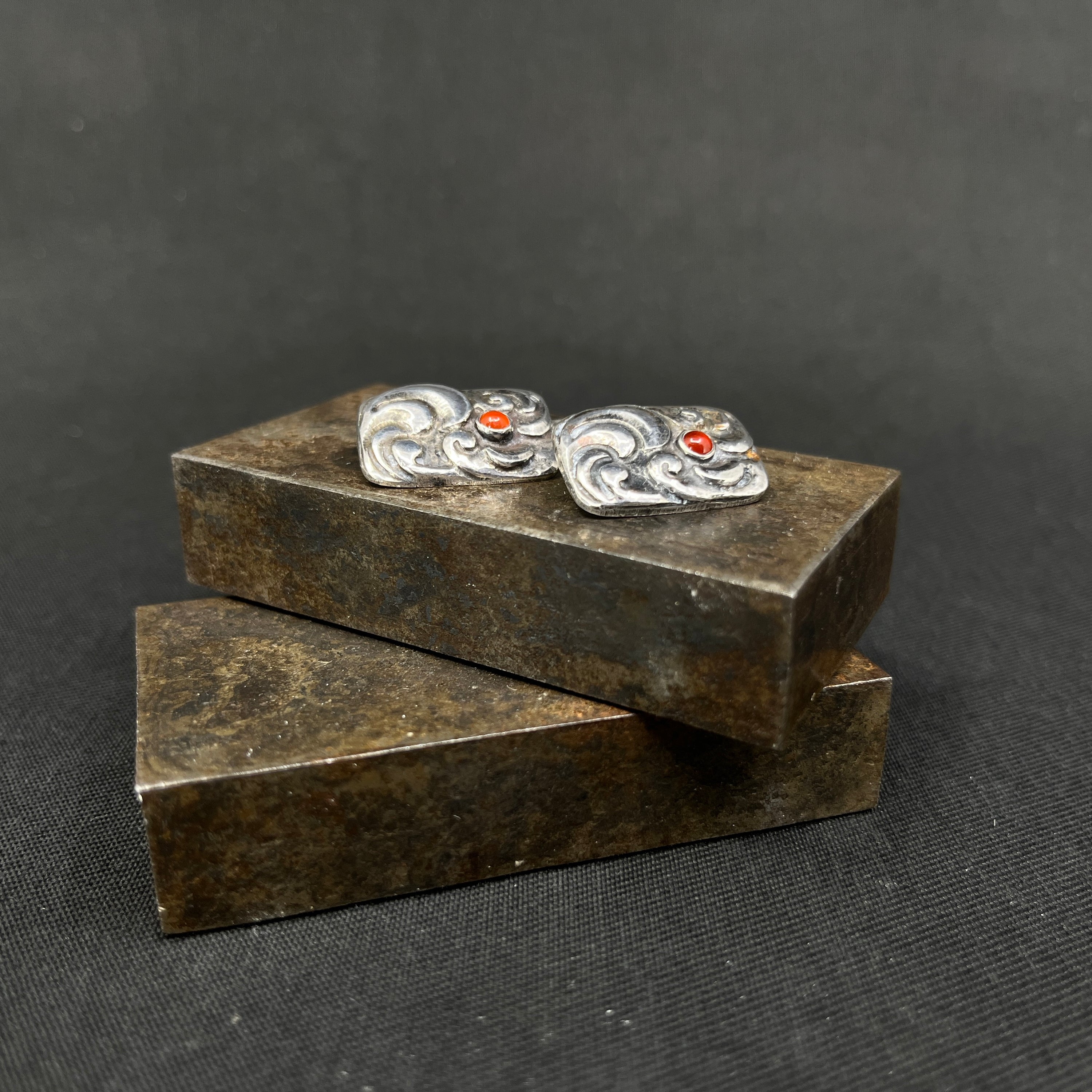 A pair of cufflinks from the 1920s - Carnelian