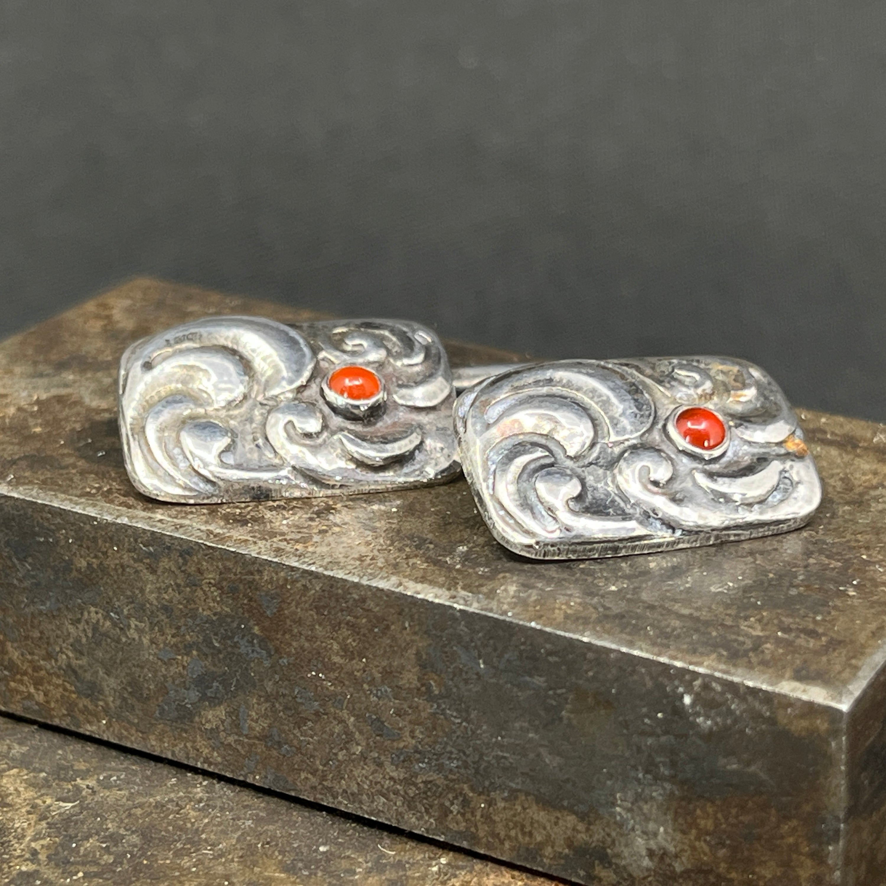 A pair of cufflinks from the 1920s - Carnelian