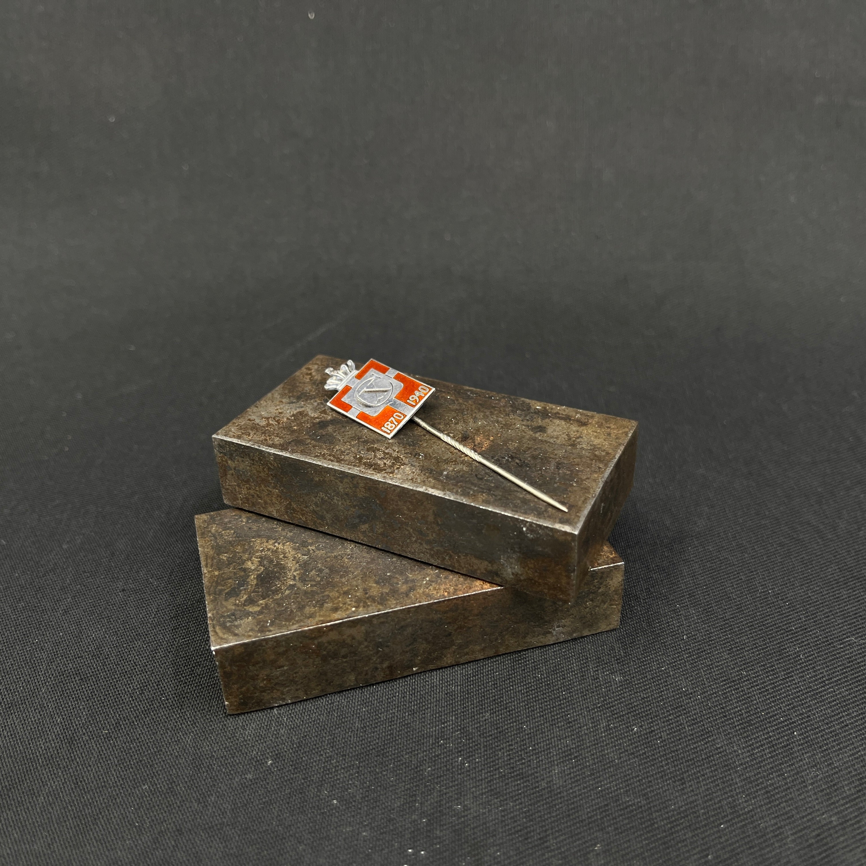 Königliches Abzeichen mit Nadel 1870-1940