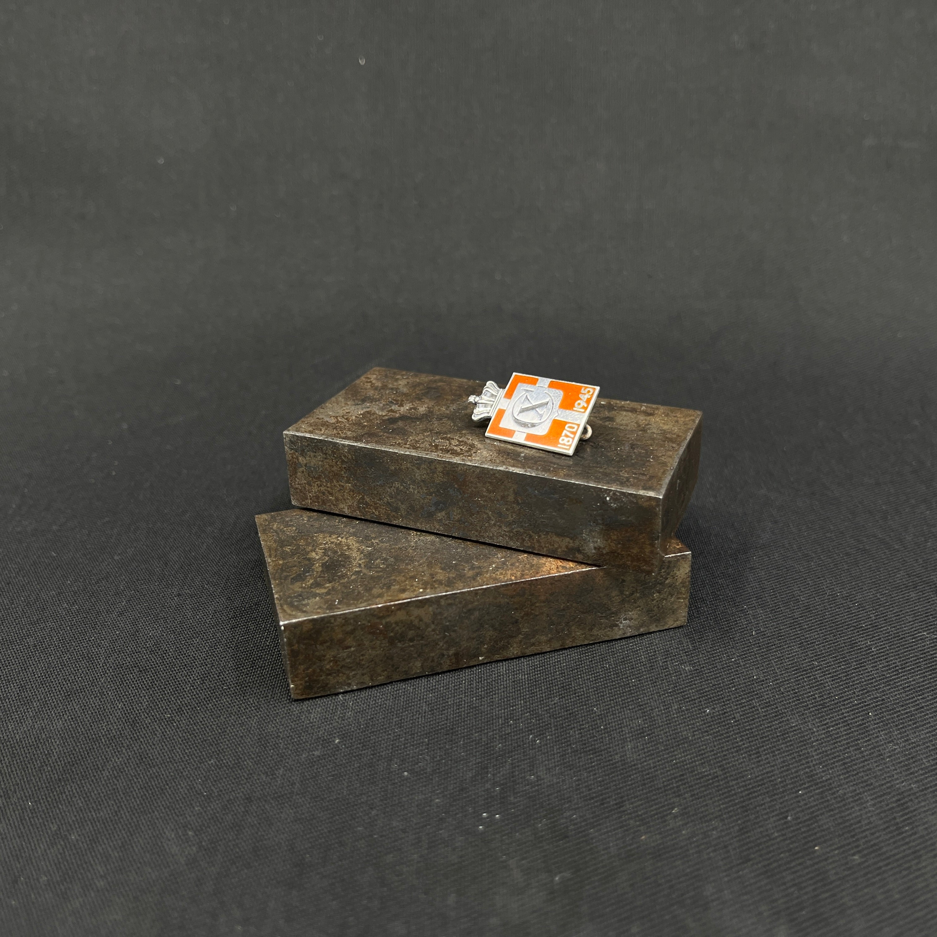 Königliches Abzeichen mit Nadel 1870-1940