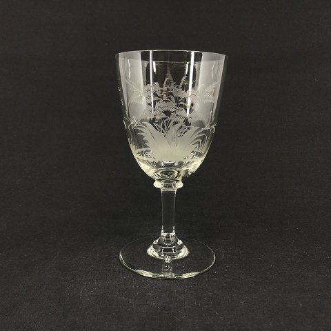 Finely decorated glass in crystal
