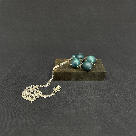 Moderne finsk halskæde med perler