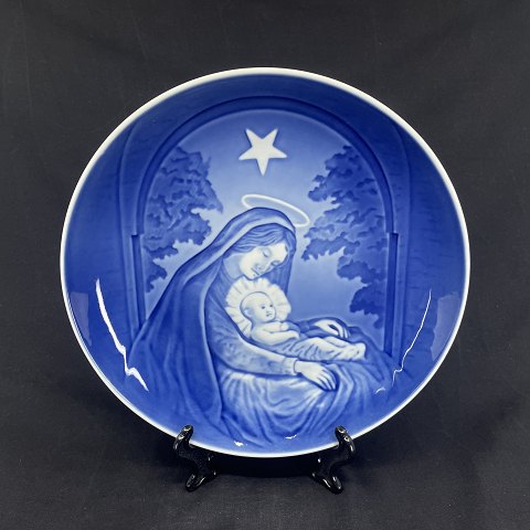 Mary with the Child Jesus plate from Bing & Grøndahl