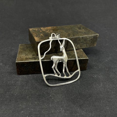 Pendant with deer in silver