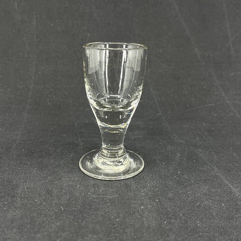 Æggeformet snapseglas fra 1800 tallet