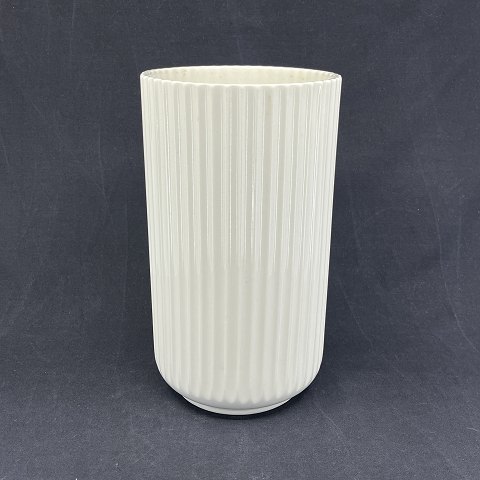Hvid Lyngby vase, 25 cm.