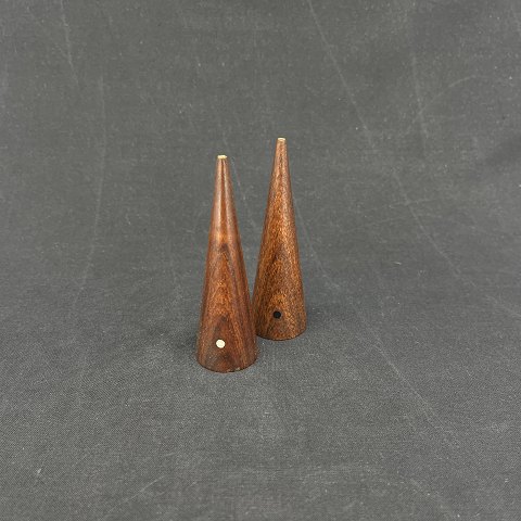 A set conical salt and pepper shakers